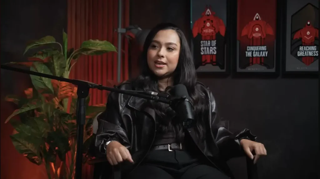 Melissa Escobar en una entrevista para el podcast Hotmart Cast